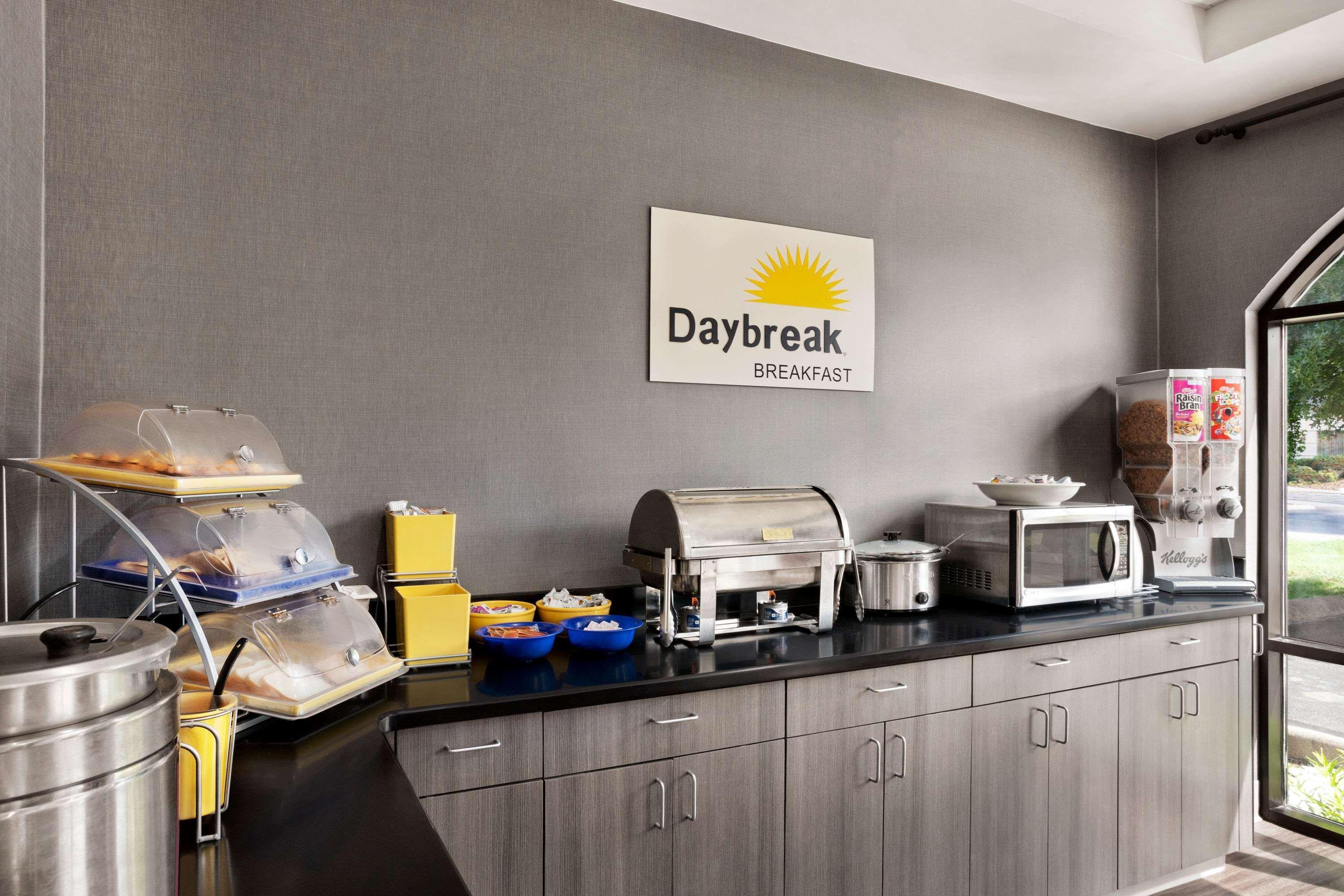 Days Inn & Suites By Wyndham Murfreesboro Dış mekan fotoğraf