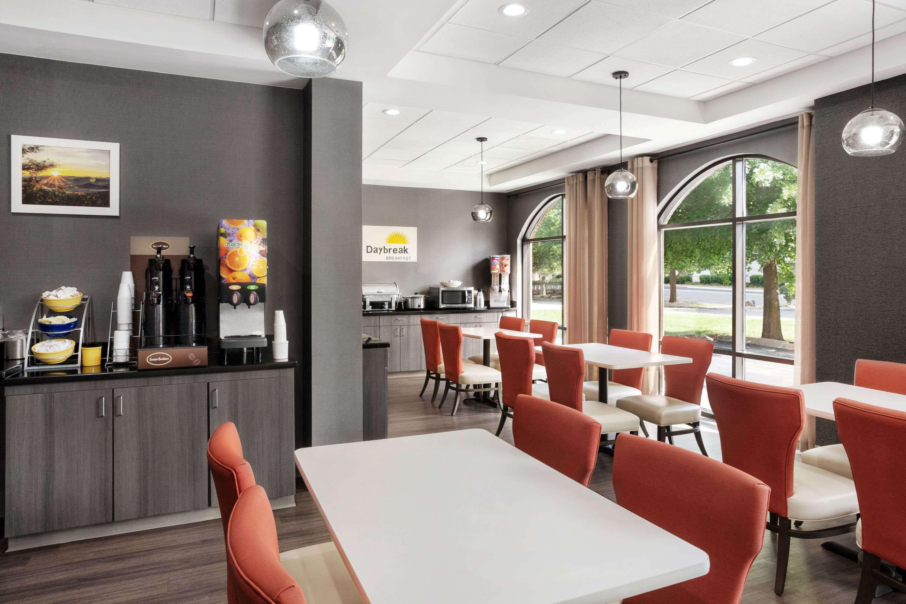 Days Inn & Suites By Wyndham Murfreesboro Dış mekan fotoğraf