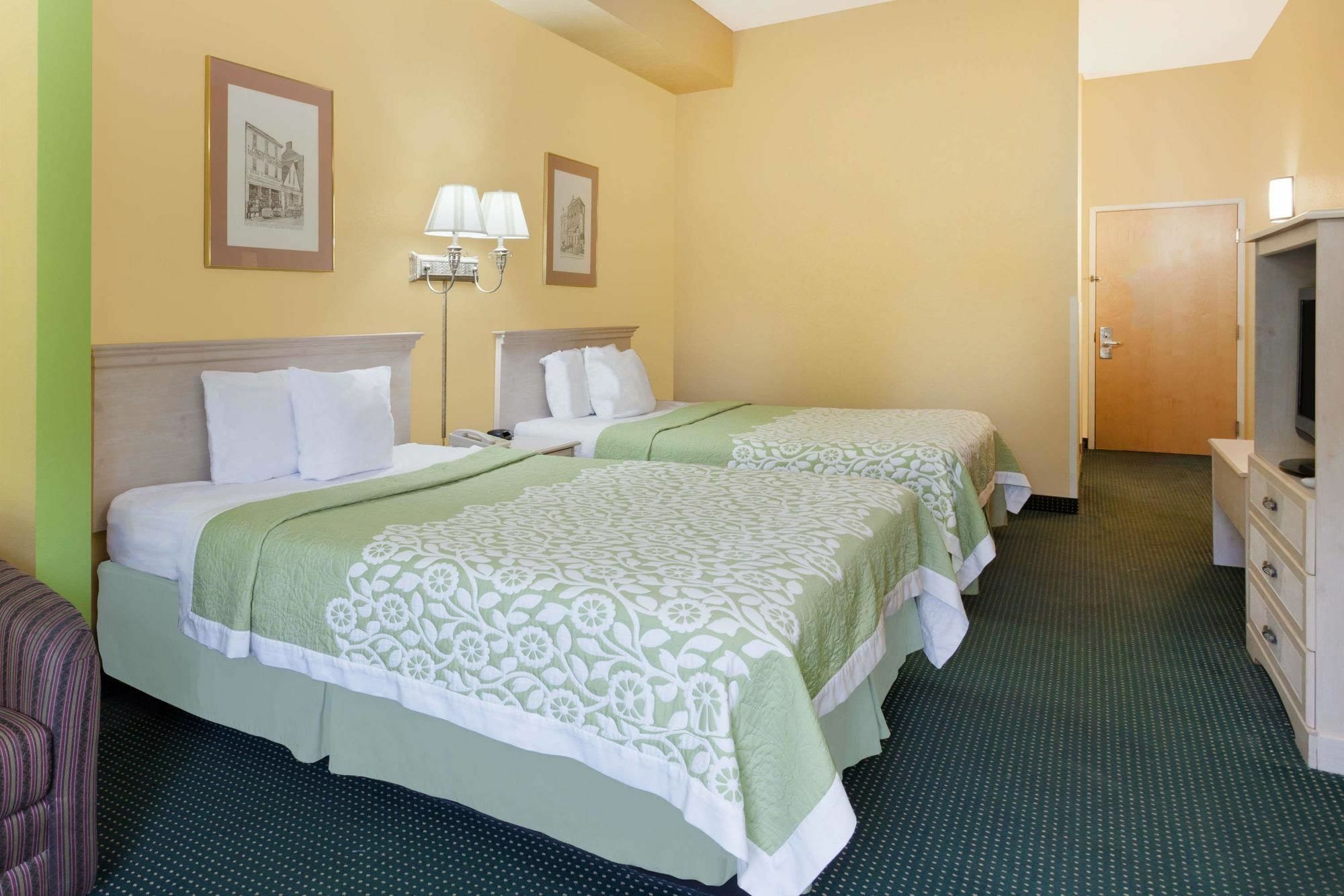 Days Inn & Suites By Wyndham Murfreesboro Dış mekan fotoğraf