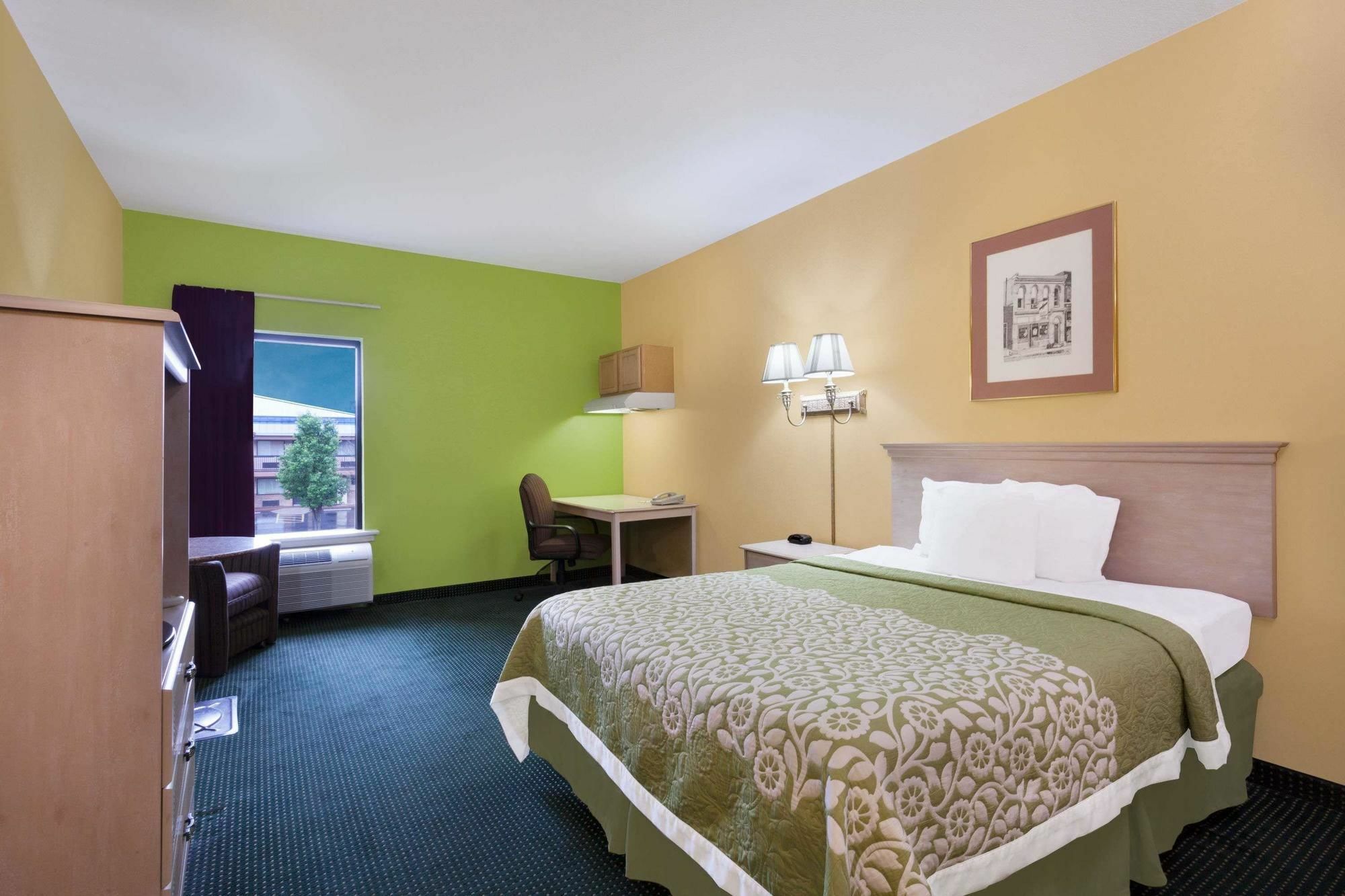 Days Inn & Suites By Wyndham Murfreesboro Dış mekan fotoğraf