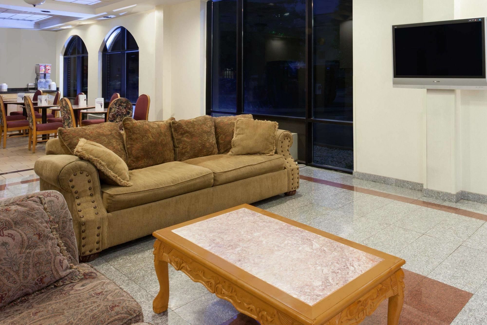 Days Inn & Suites By Wyndham Murfreesboro Dış mekan fotoğraf
